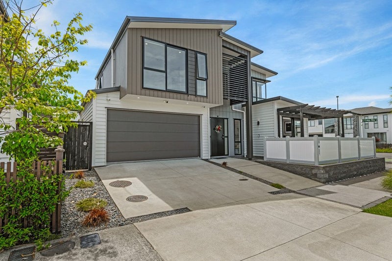 1 Roa Avenue, Hobsonville, Auckland - Carousel 1