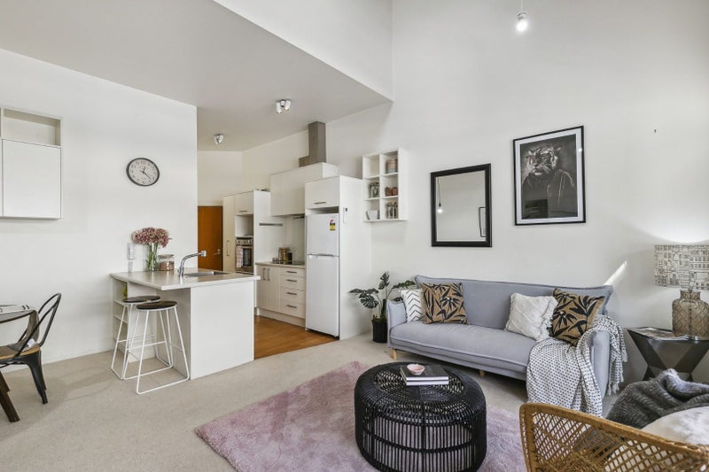 4/220 Thorndon Quay, Pipitea, Wellington - Carousel 1