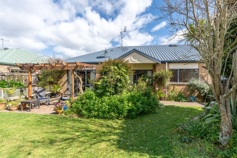 4B Claude Street, Fairfield, Hamilton - Carousel 1