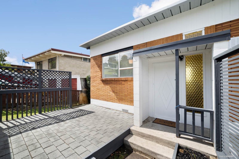 2/10 Girrahween Drive, Tōtara Vale, Auckland - Carousel 2