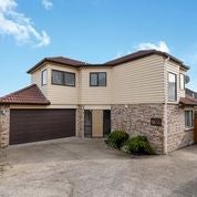 61A Bradbury Road, Botany Downs, Auckland - Carousel 1