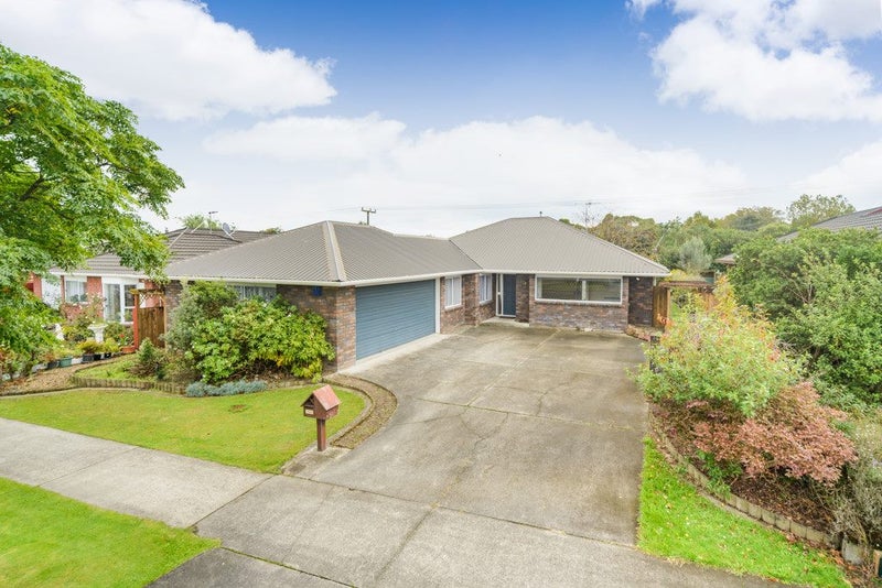 4 Royal Oak Drive, Kelvin Grove, Palmerston North - Carousel 1