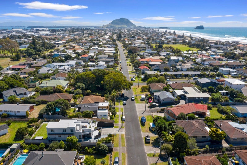 218 VALLEY ROAD, Mt Maunganui, Mount Maunganui - Carousel 2