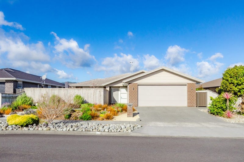 37 San Priamo Place, Paraparaumu Beach, Paraparaumu - Carousel 1