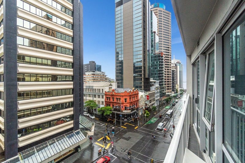 702/74 Albert Street, Auckland Central, Auckland - Carousel 1
