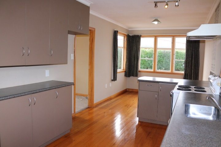 16 Glen Place, Awapuni, Palmerston North - Carousel 2