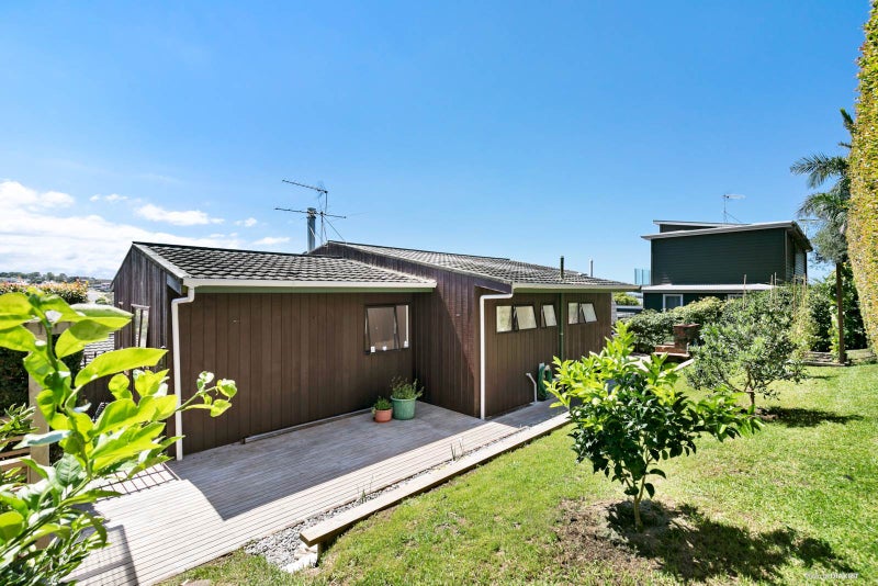2/39 Shanaway Rise, Hillcrest, Auckland - Carousel 2