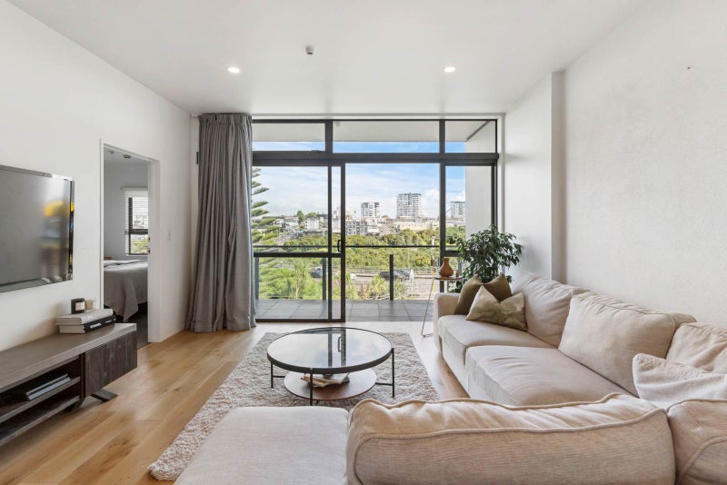 5I/6 Piwakawaka Street, Eden Terrace, Auckland - Carousel 2