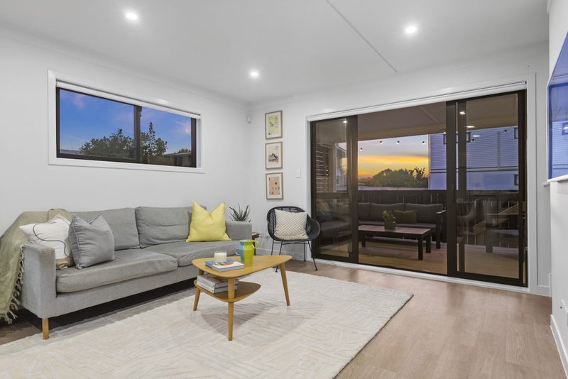 208A Birkdale Road, Birkdale, Auckland - Carousel 1