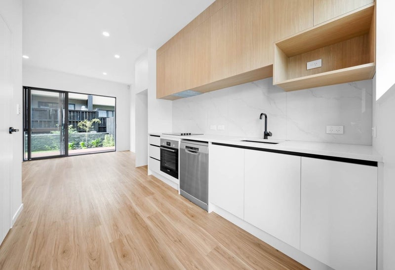 38 Rana Road, Flat Bush, Auckland - Carousel 2