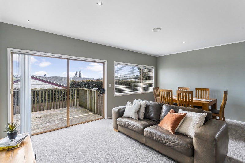 2/119 Ridge Road, Howick, Auckland - Carousel 1