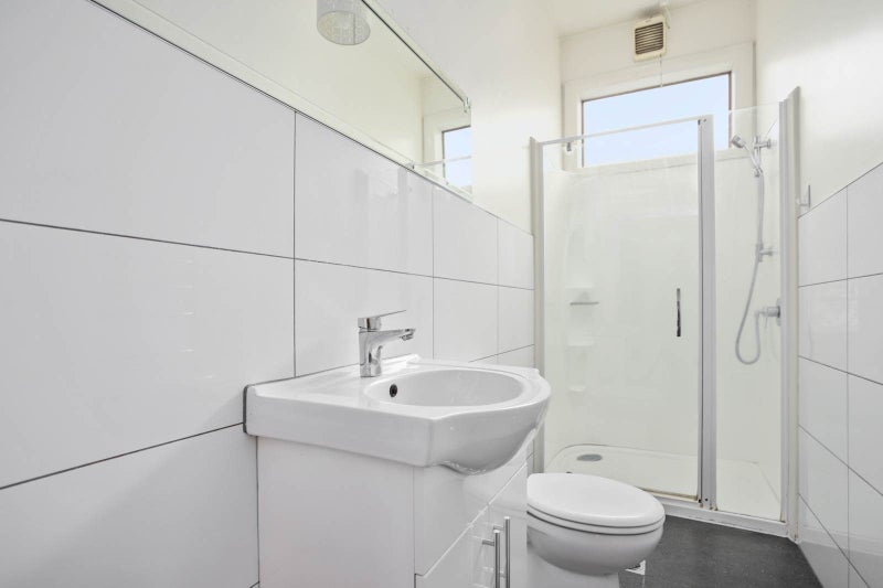 2/91 Sarsfield Street, Herne Bay, Auckland - Carousel 12
