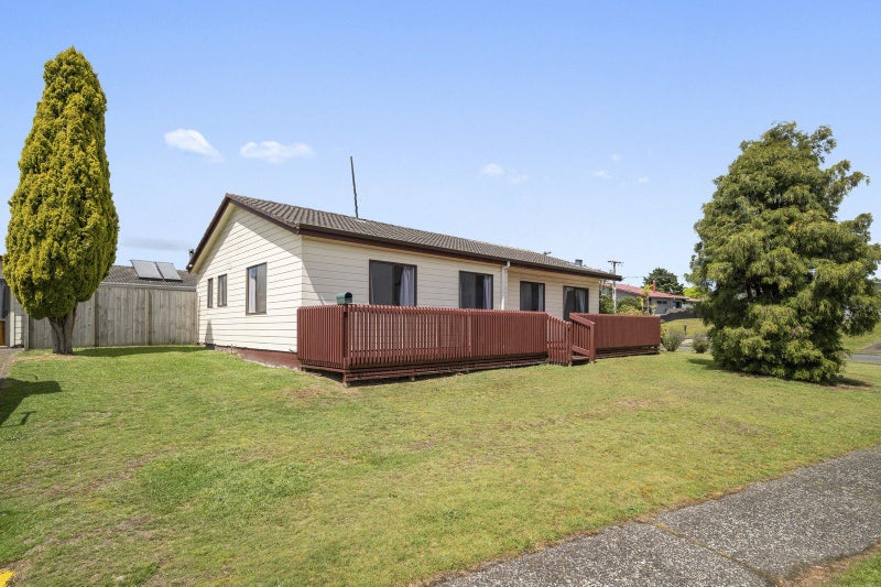 1 Deborah Place, Mangakakahi, Rotorua - Carousel 1