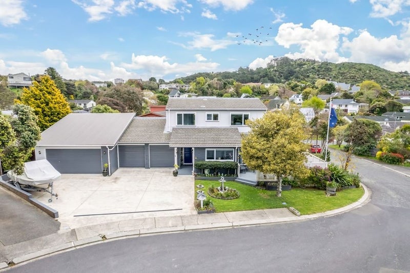 4 Cabin Lane, Whitby, Porirua - Carousel 1