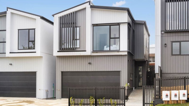 1A Wells Road, Bucklands Beach, Auckland - Carousel 1