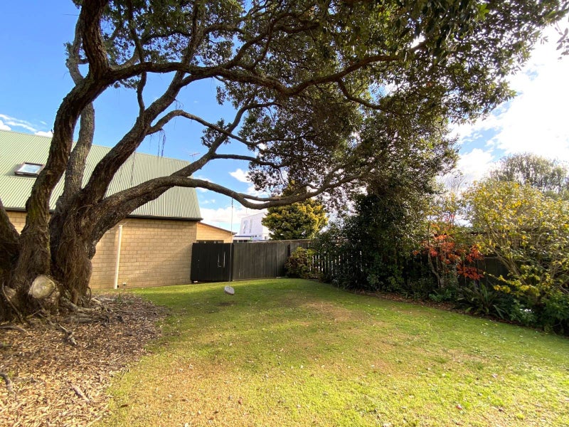15/52 Taharoto Road, Takapuna, Auckland - Carousel 17