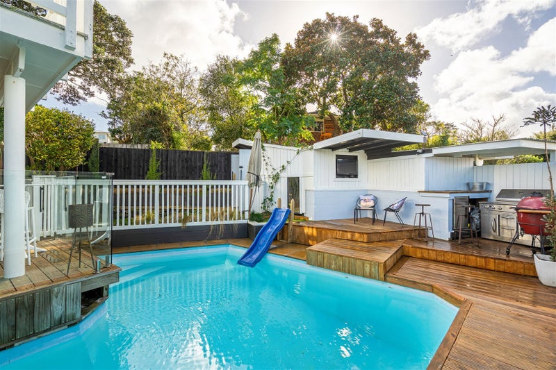 1/306 Beach Road, Campbells Bay, Auckland - Carousel 2
