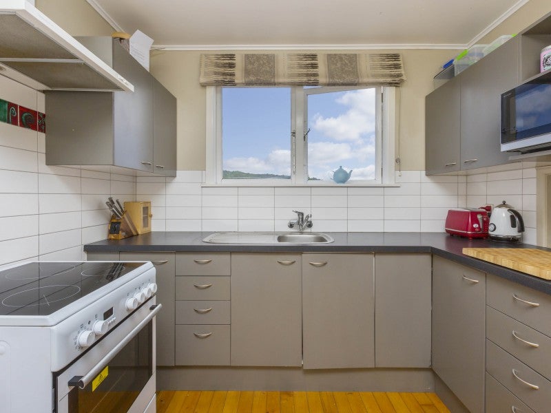 1/20 KIWI ST, HERETAUNGA, UPPER HUTT - Carousel 2