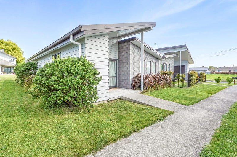 2/4 Shakespeare Avenue, Enderley, Hamilton - Carousel 2