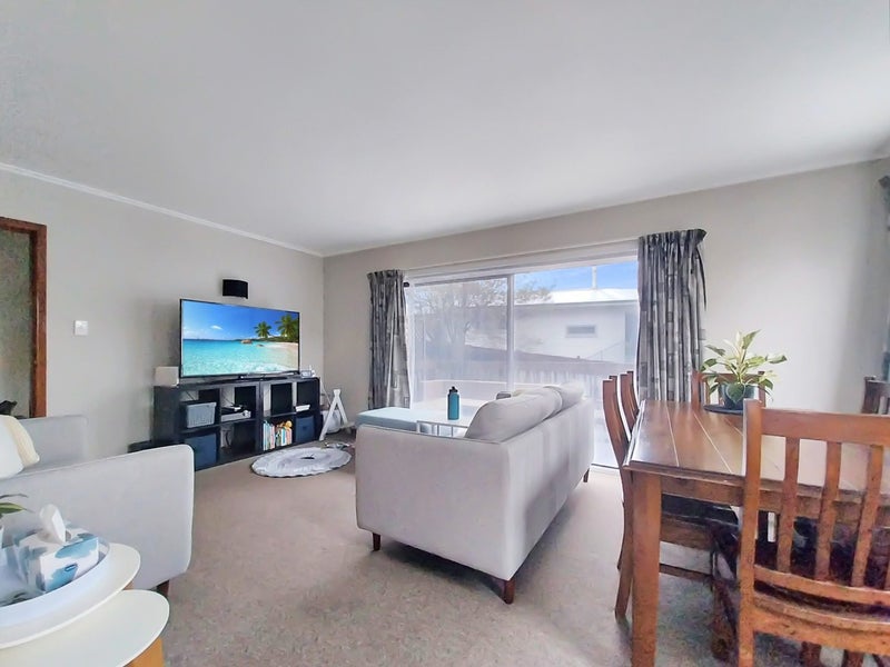20 Rangitiki Crescent, Lynfield, Auckland - Carousel 2