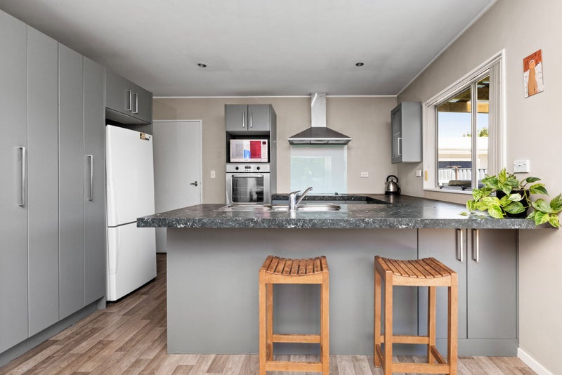 41 Tait Drive, Greenmeadows, Napier - Carousel 2