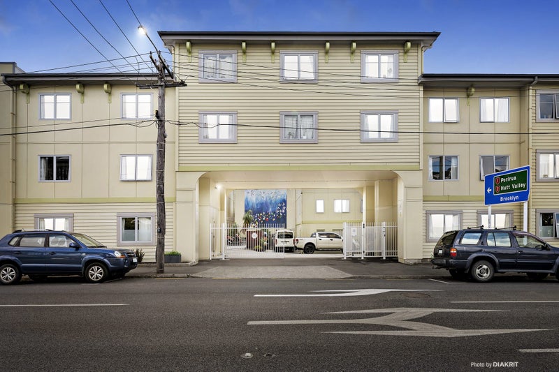 12/4 Sussex Street, Mount Cook, Wellington - Carousel 1