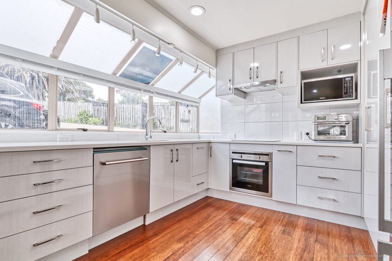 230 Te Atatu Road, Te Atatu South, Auckland - Carousel 2