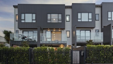 2D Fowler Street, Northcote, Auckland - Carousel 1