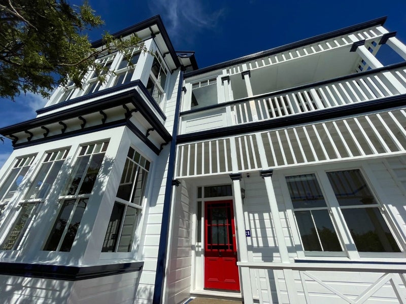 21 Austin Street, Mount Victoria, Wellington - Carousel 1