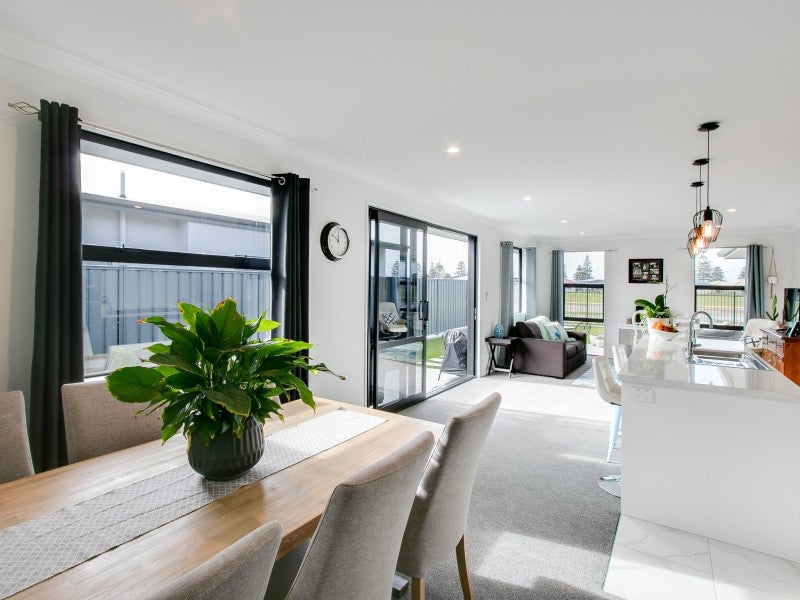 14 Ruakituri Place, Te Awa, Napier - Carousel 2