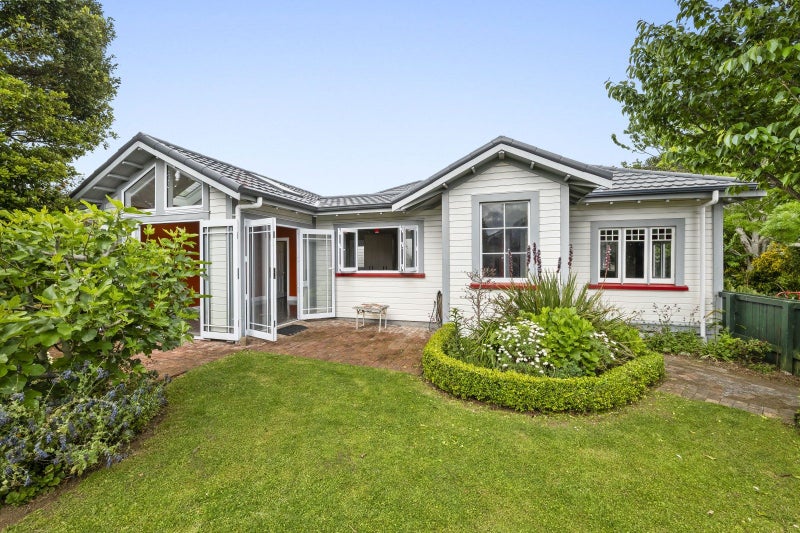 263 Carrington Street, Vogeltown, New Plymouth - Carousel 1