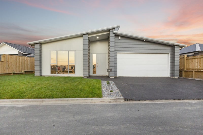 20 Rotorua Grove, Aotea, Porirua - Carousel 1
