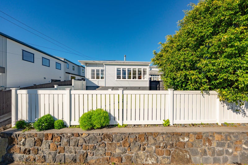 13 Amaru Road, One Tree Hill, Auckland - Carousel 1