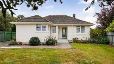 1 Wakefield Street, Awapuni, Palmerston North - Carousel 1