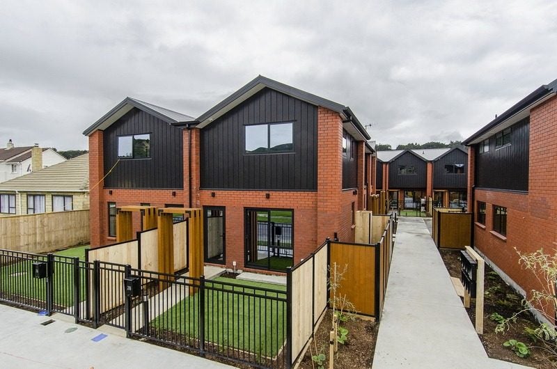 2/16 Biddle Crescent, Taita, Lower Hutt - Carousel 1