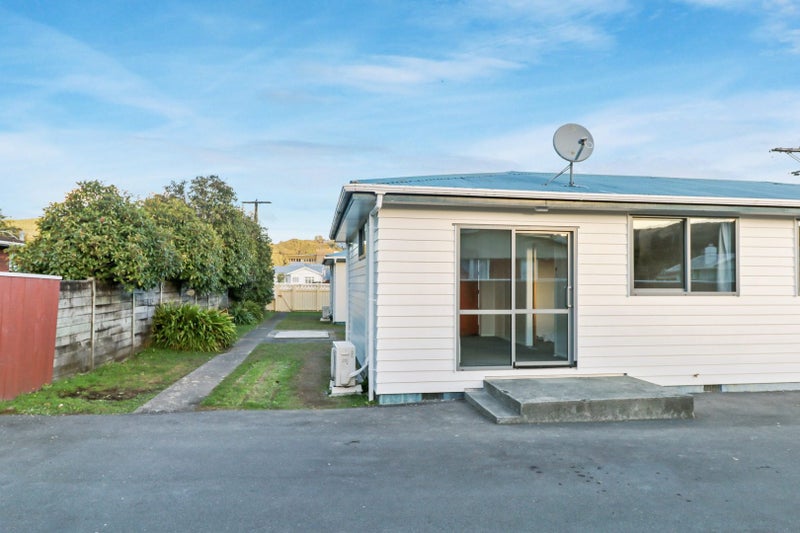 4/11 STAFFORD Street, HERETAUNGA, UPPER HUTT - Carousel 2