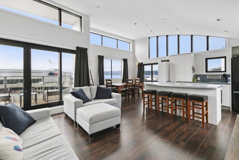 15/125 Thorndon Quay, Pipitea, Wellington - Carousel 1