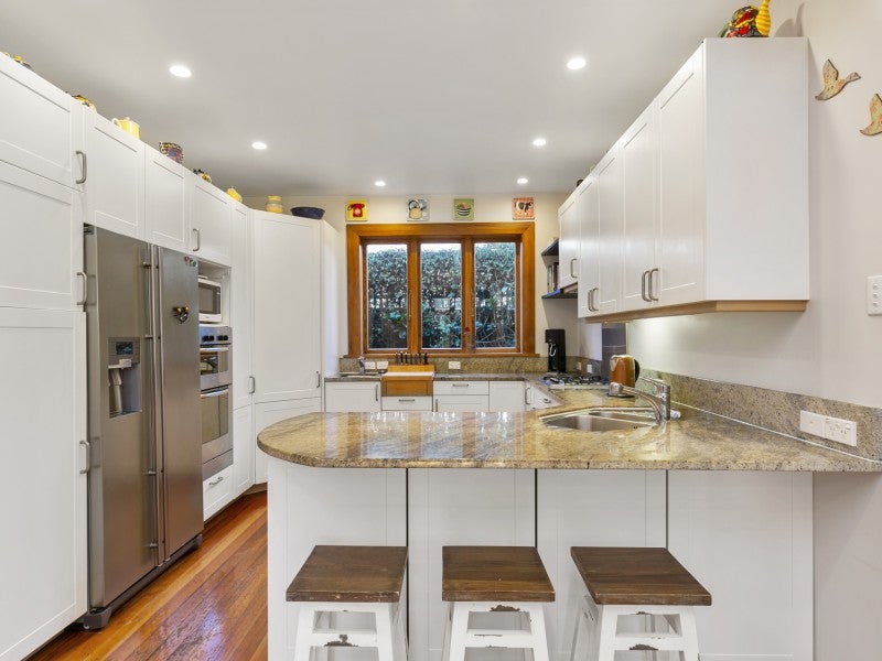 11 Raine Street, Karori, Wellington - Carousel 2
