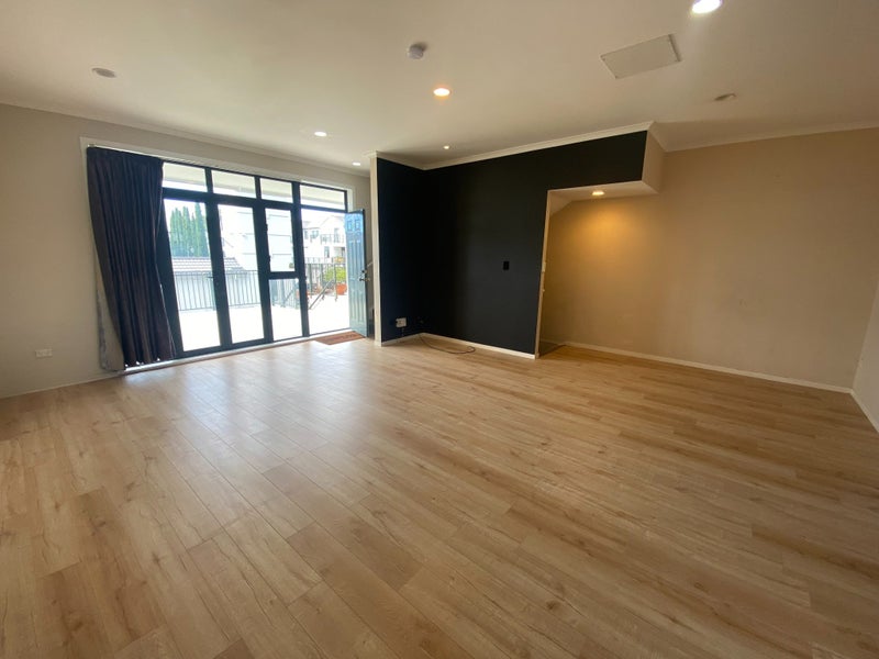 38/1 Ambrico Place, New Lynn, Auckland - Carousel 2