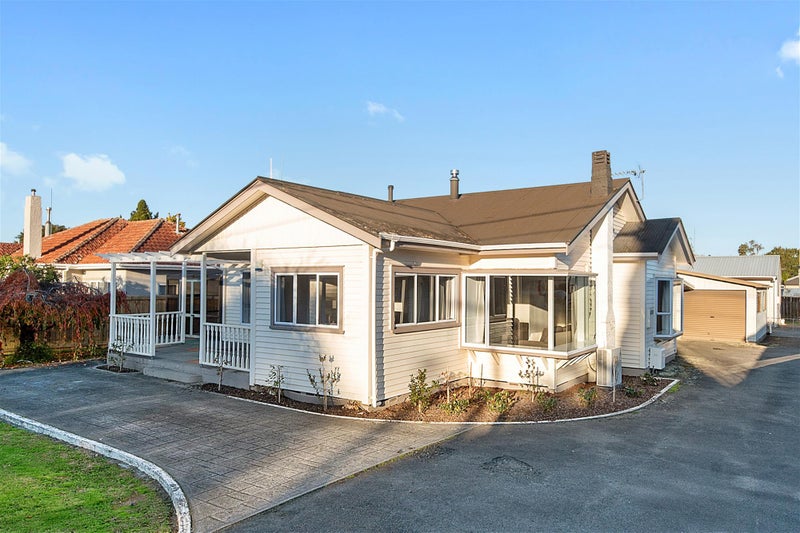 11 Windsor Road, Maeroa, Hamilton - Carousel 1