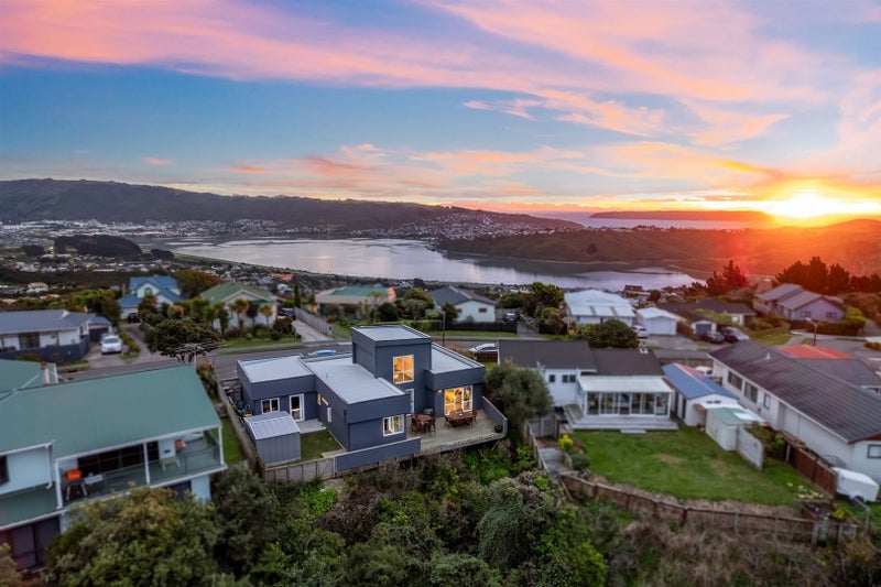 26 Doncaster Terrace, Ascot Park, Porirua - Carousel 2