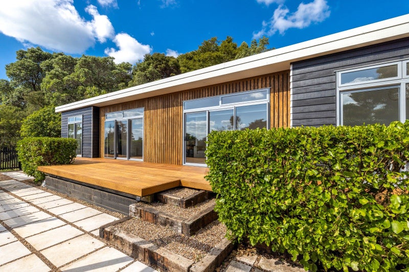 1 Scotts Terrace, Onetangi, Waiheke Island - Carousel 1