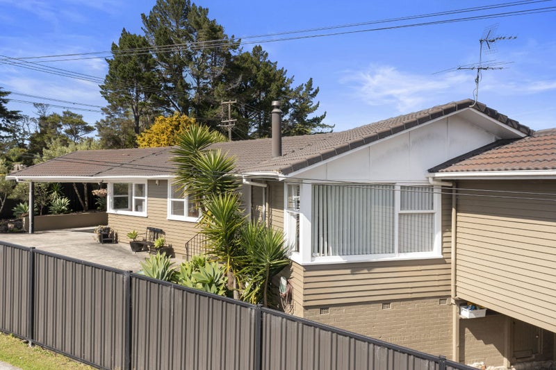 71 Avonleigh Road, Green Bay, Auckland - Carousel 1