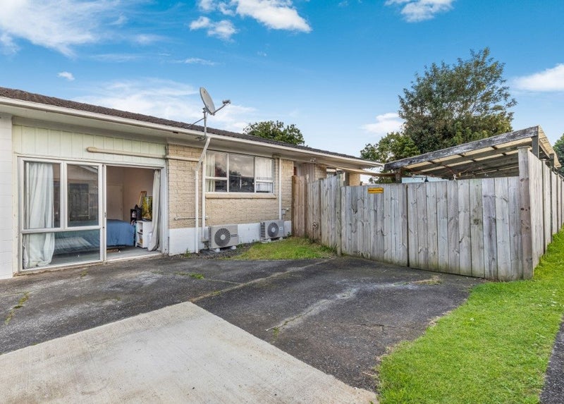 2/14 Suwyn Place, Weymouth, Auckland - Carousel 1