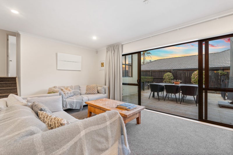 22 Tauranga Place, Orewa, Orewa - Carousel 1