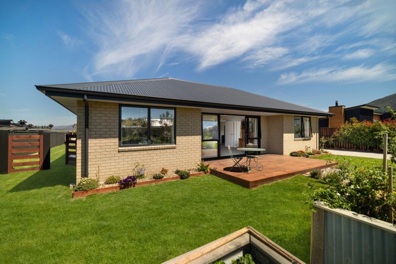 14 Teal Place, Wanaka - Carousel 24