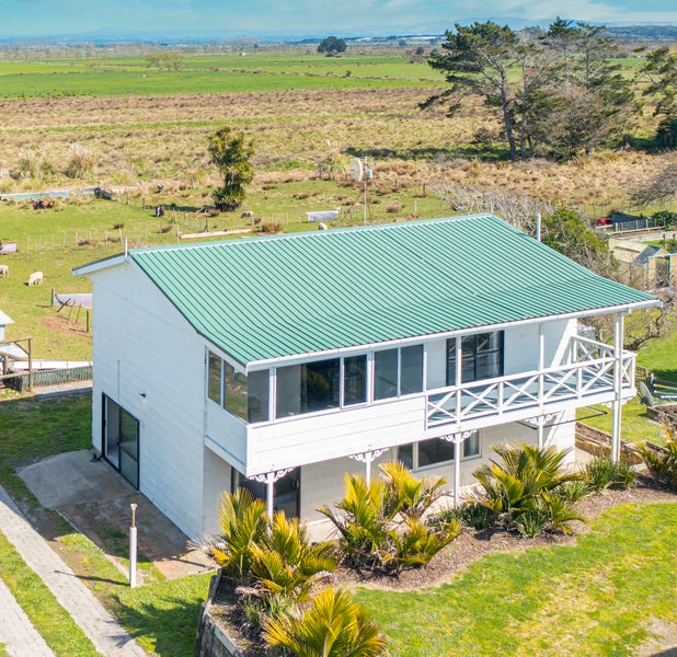 334B Pukehina Parade, Pukehina, Te Puke - Carousel 1