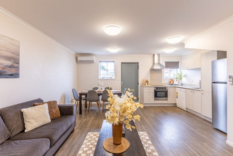 11 Chiefs Court, Hamilton East, Hamilton - Carousel 2