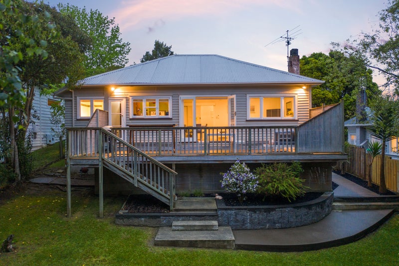 5 Levonia Street, Morningside, Auckland - Carousel 1