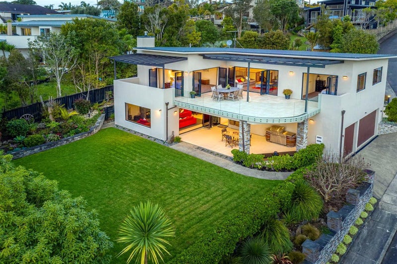 1 Kahikatea Close, Campbells Bay, Auckland - Carousel 1